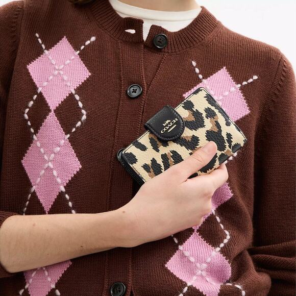 ❤️🐆Coach Medium Corner Zip Wallet With Leopard Print - Picture 3 of 9